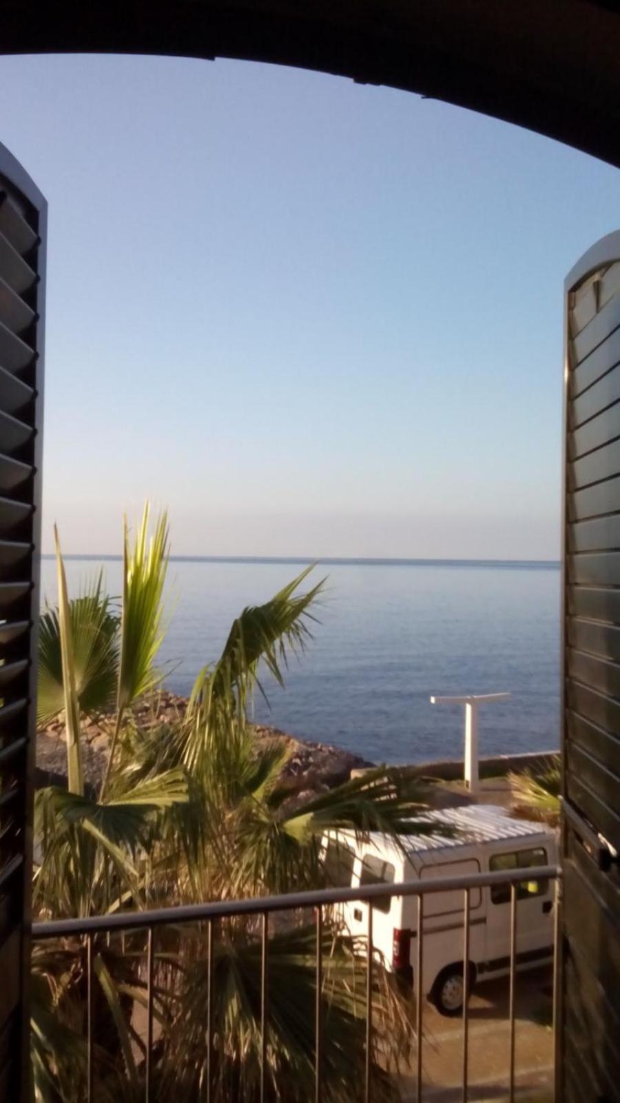아드라 Casa De Sueno En La Playa 빌라 외부 사진
