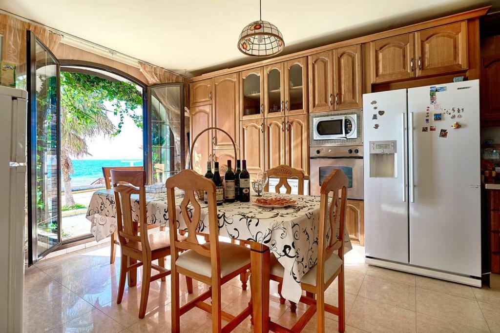 아드라 Casa De Sueno En La Playa 빌라 외부 사진